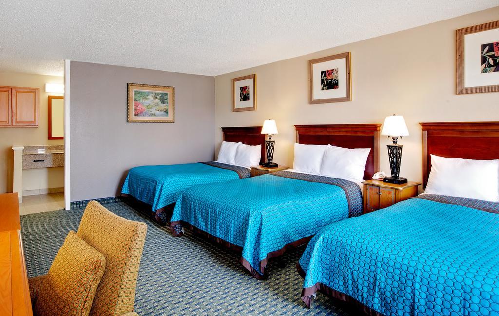 Days Inn By Wyndham Lafayette Near Lafayette Airport Dış mekan fotoğraf